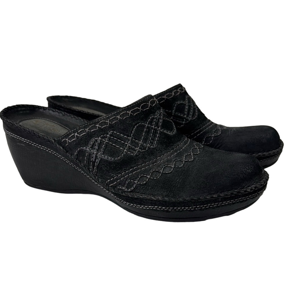 Clarks Artisan Women's Black Slip-On Wedge Shoes
